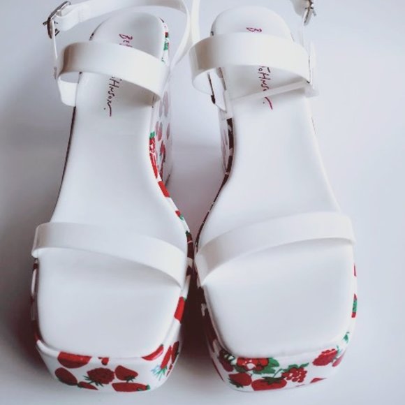 NEW BETSEY JOHNSON Shiny White Red Strawberry Design Wedge Sandal Shoes - Picture 3 of 5